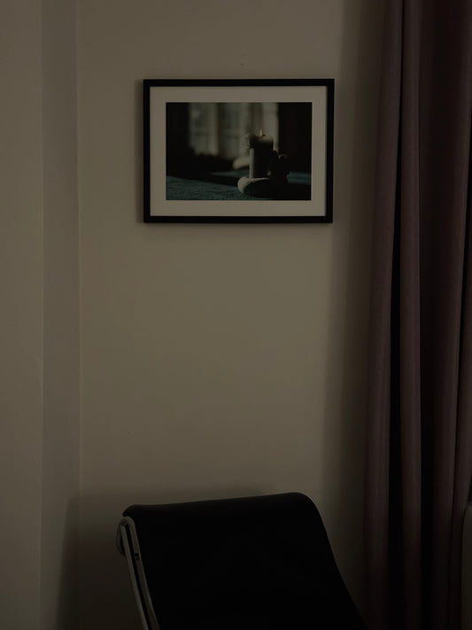 Held Light — Gerahmte Fine Art Fotografie (40 × 30 cm) | Limited Edition